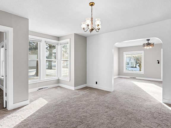 5th image of 509 7th Ave E