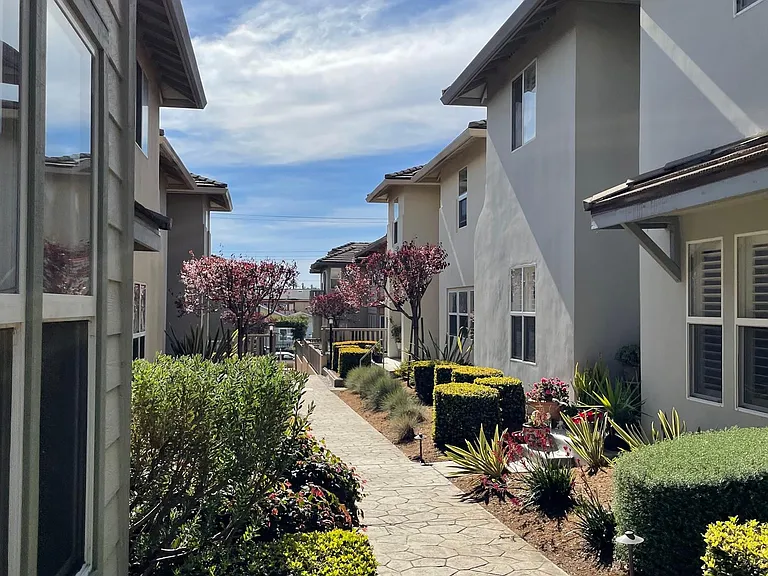 3 Carmel Cir — Photo 2