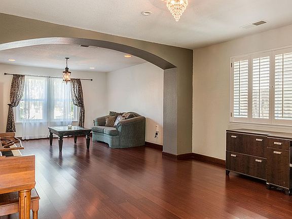 4th image of 2060 Tammi Ct
