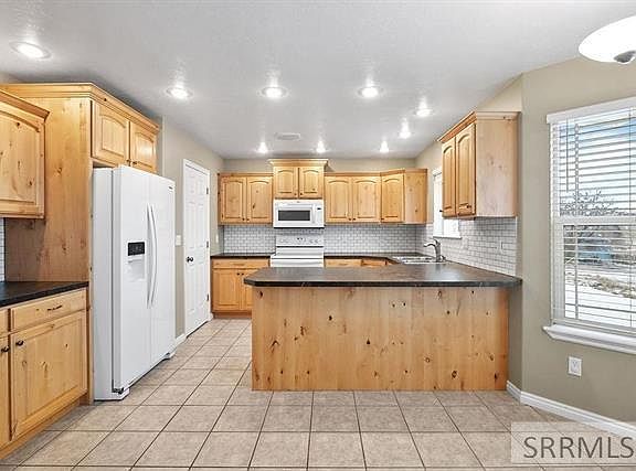 5th image of 100 Mountain View Dr