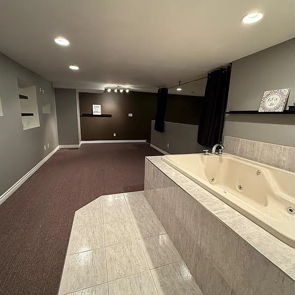 647 Irvine Ave #301 — Photo 24