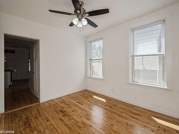 4th image of 2045 N Winchester Ave #3E