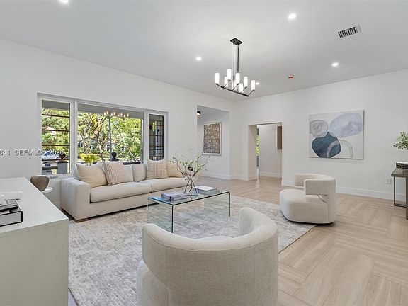 3rd image of 420 NE 55th Ter