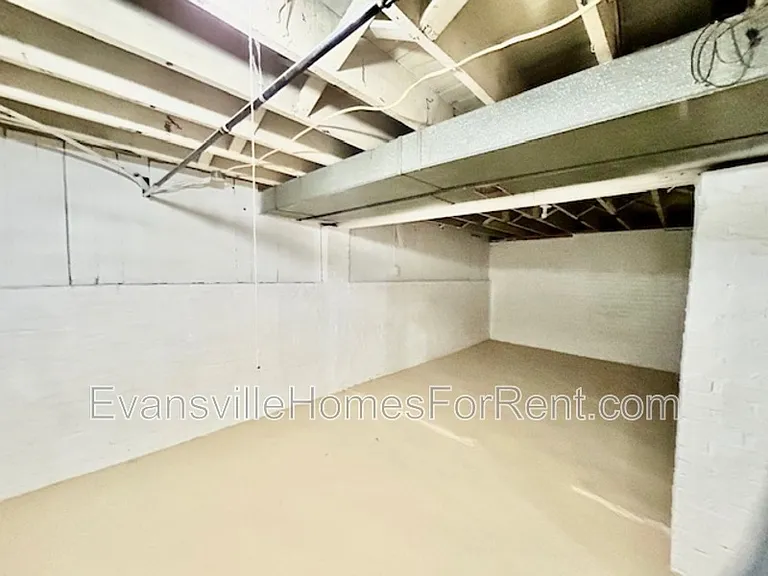 635 S Rotherwood Ave — Photo 9