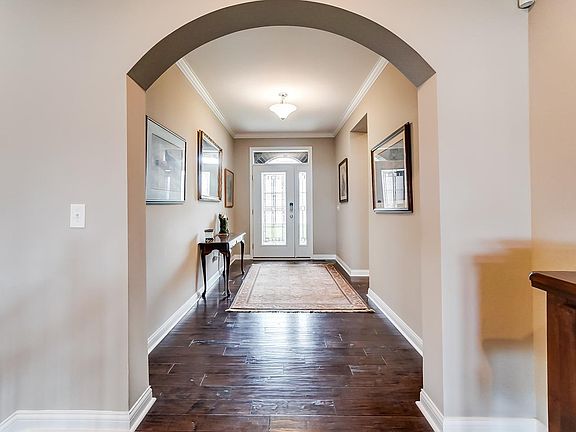 4th image of 5934 Laurel Run Dr