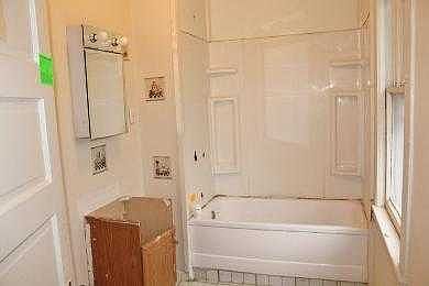 BATHROOM UNIT 2