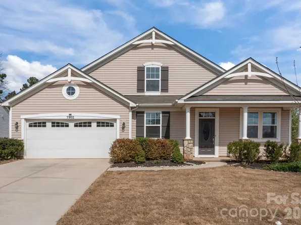 7902 Meridale Forest Dr, Charlotte, NC 28269