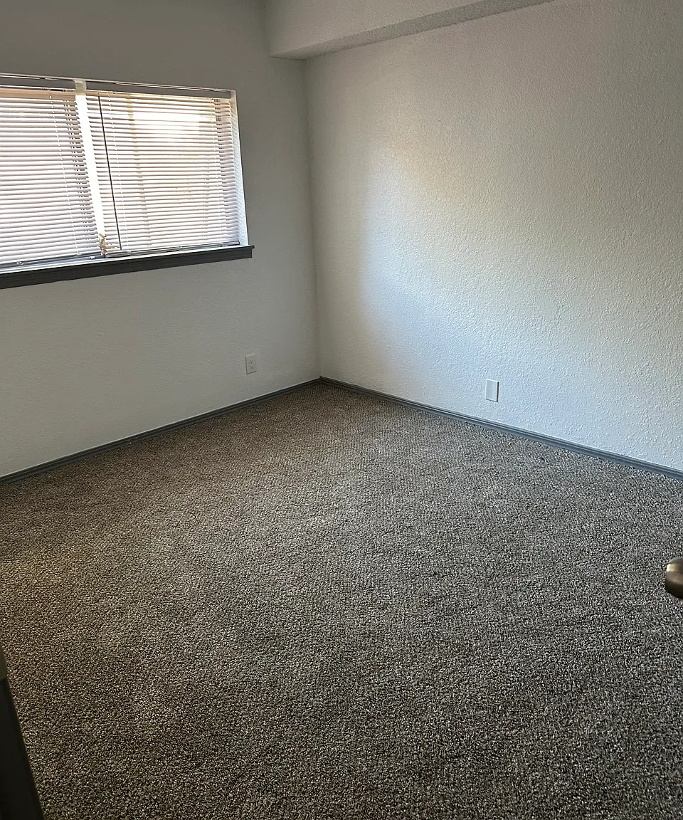 Charming 2-Bedroom Apartment in Tulsa's Desired Location — Photo 3