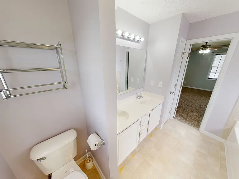 2438 Larwood Dr — Photo 27