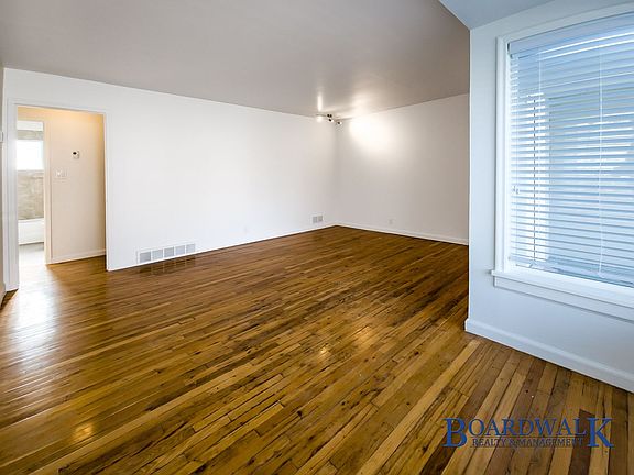 5th image of 1067 W Signora Dr