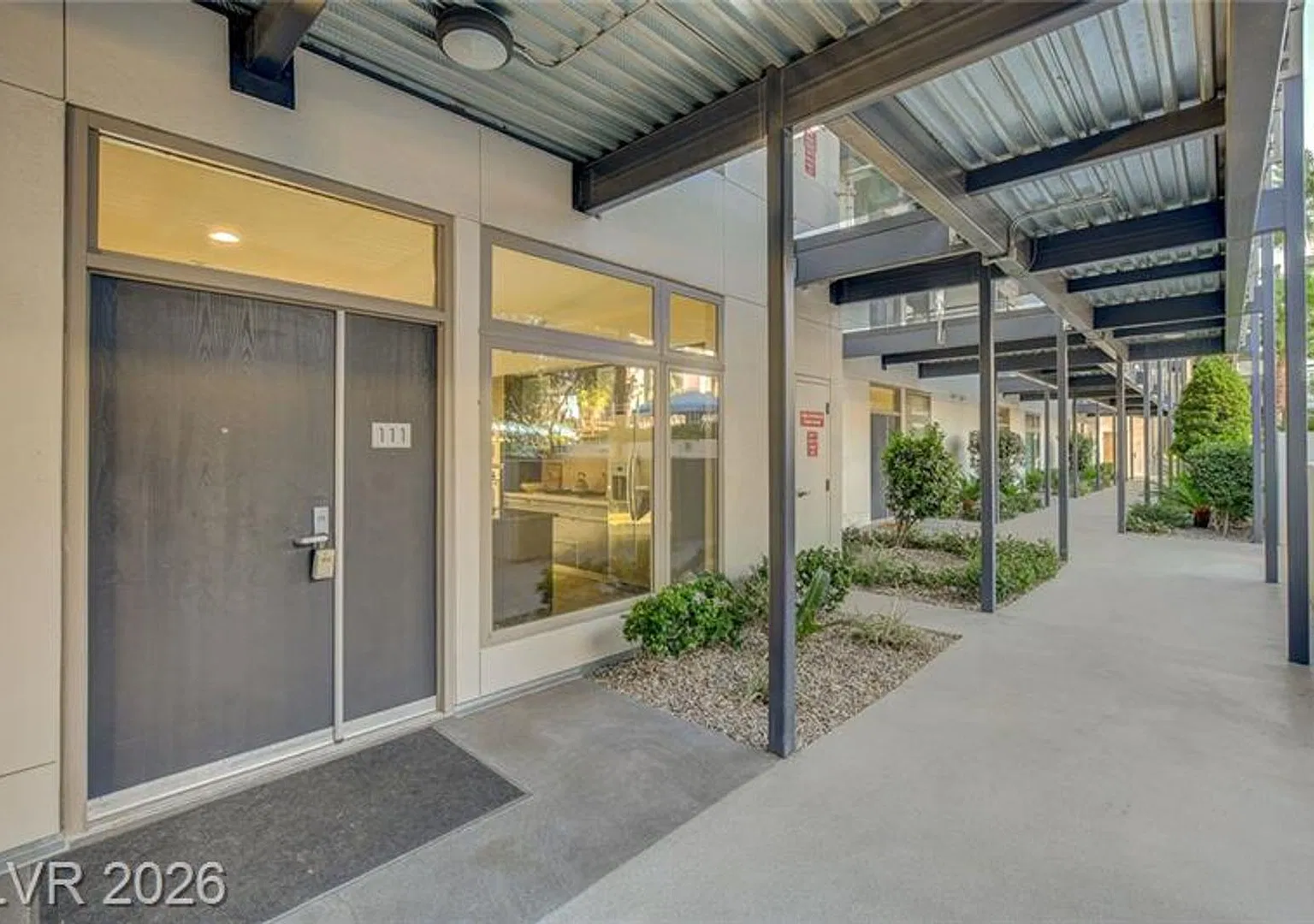 Luxury 2 bedroom condo! — Photo 2