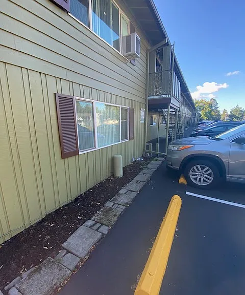 12430 SW Ash Ave #1 — Photo 1