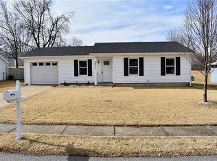 1911 Autumn Hill Dr, O'Fallon, MO 63366
