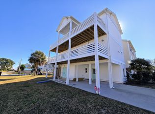 1601 Mackerel Ln, Carolina Beach, NC 28428