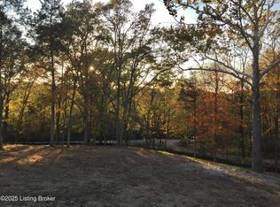 5601 Chenoweth Run Rd, Louisville, KY 40299