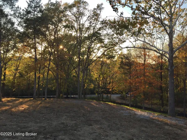 5601 Chenoweth Run Rd, Louisville, KY 40299