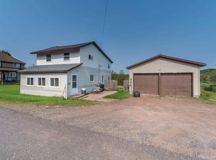128 Saginaw St, Ishpeming, MI 49849