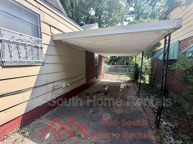 3 bed, 1.0 bath, 1407 sqft, $895 — Photo 3