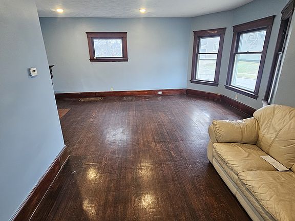 4th image of 1155 Ansel Rd