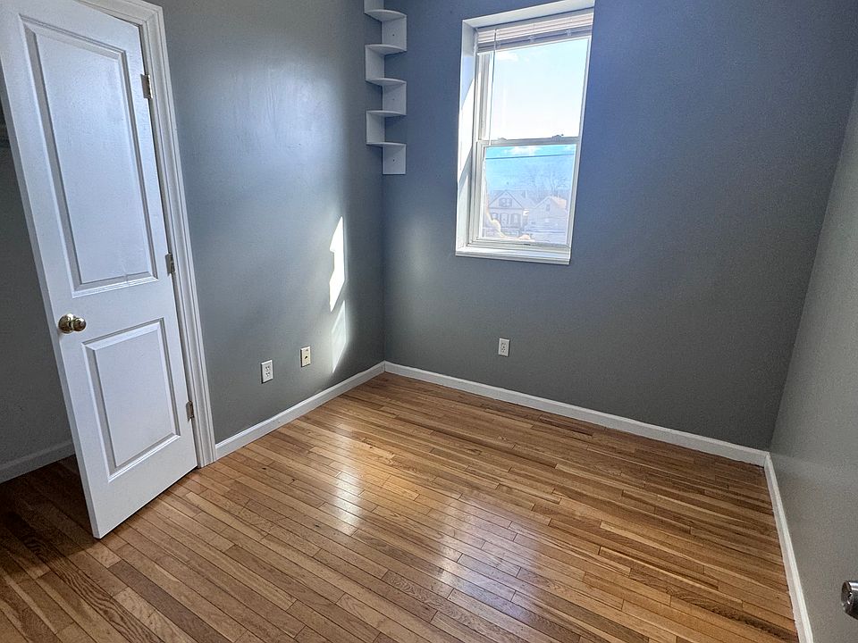 2nd image of 250 Seaview Ave Floor 2