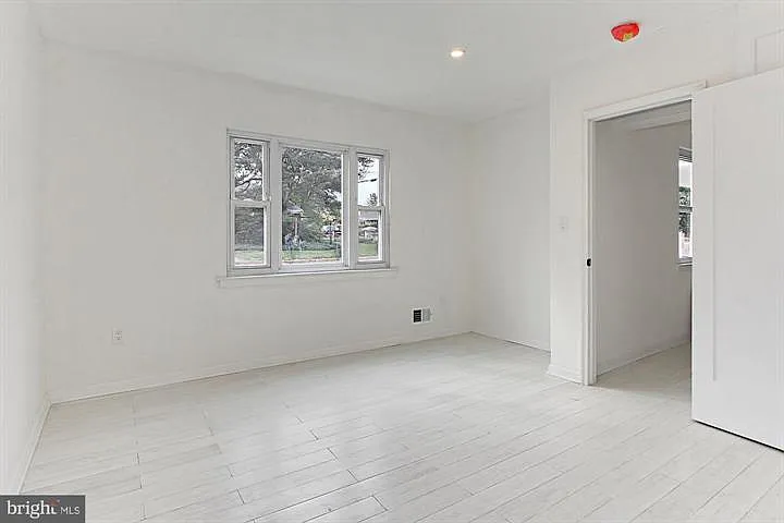 2501 Crest St — Photo 28