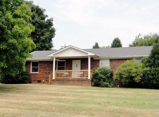 1227 Springdale Dr, Cookeville, TN 38501