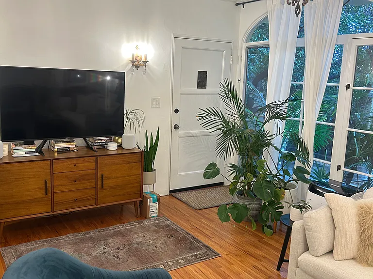 5924 W 2nd St #1 — Photo 5