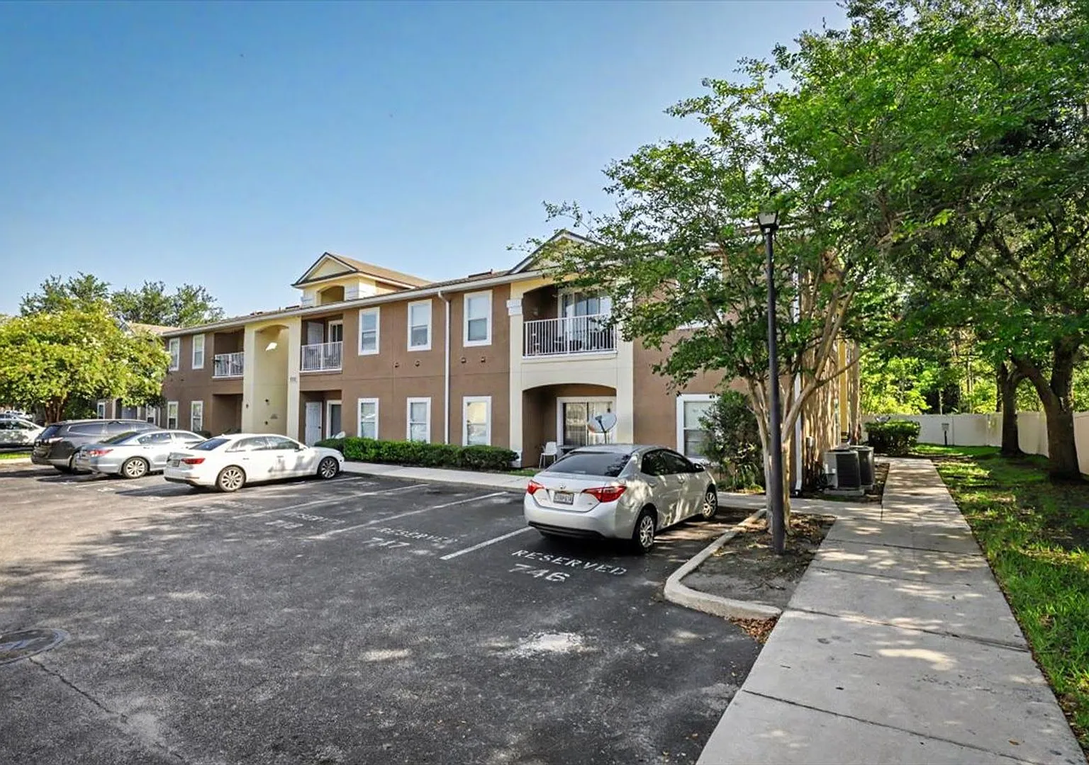 Spacious Updated 3BR/2BA Condo with Modern Finishes & Private Balcony — Photo 2