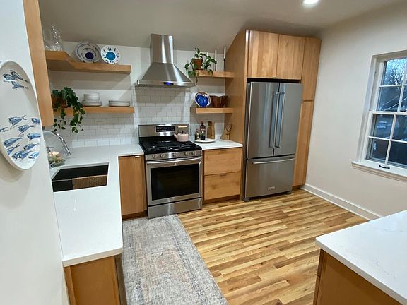 2nd image of 4346 N Ardmore Ave #2
