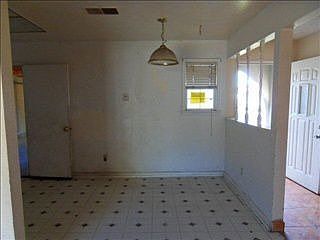 4th image of 1413 Orlando Dr