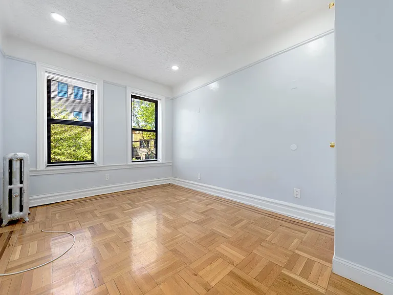 161 E 52nd St #2F — Photo 7