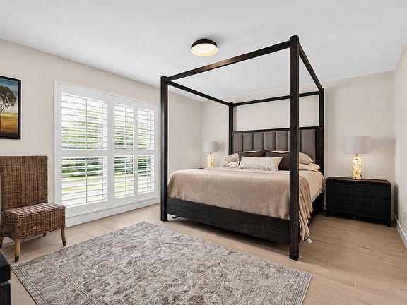 4th image of 302 Brackenwood Cir