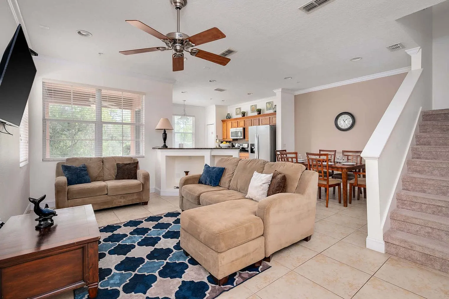 4 bed, 2.0 bath, 1851 sqft, $2,361 — Photo 1
