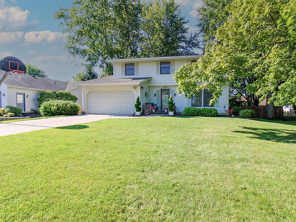 2nd image of 1075 Langeais Dr