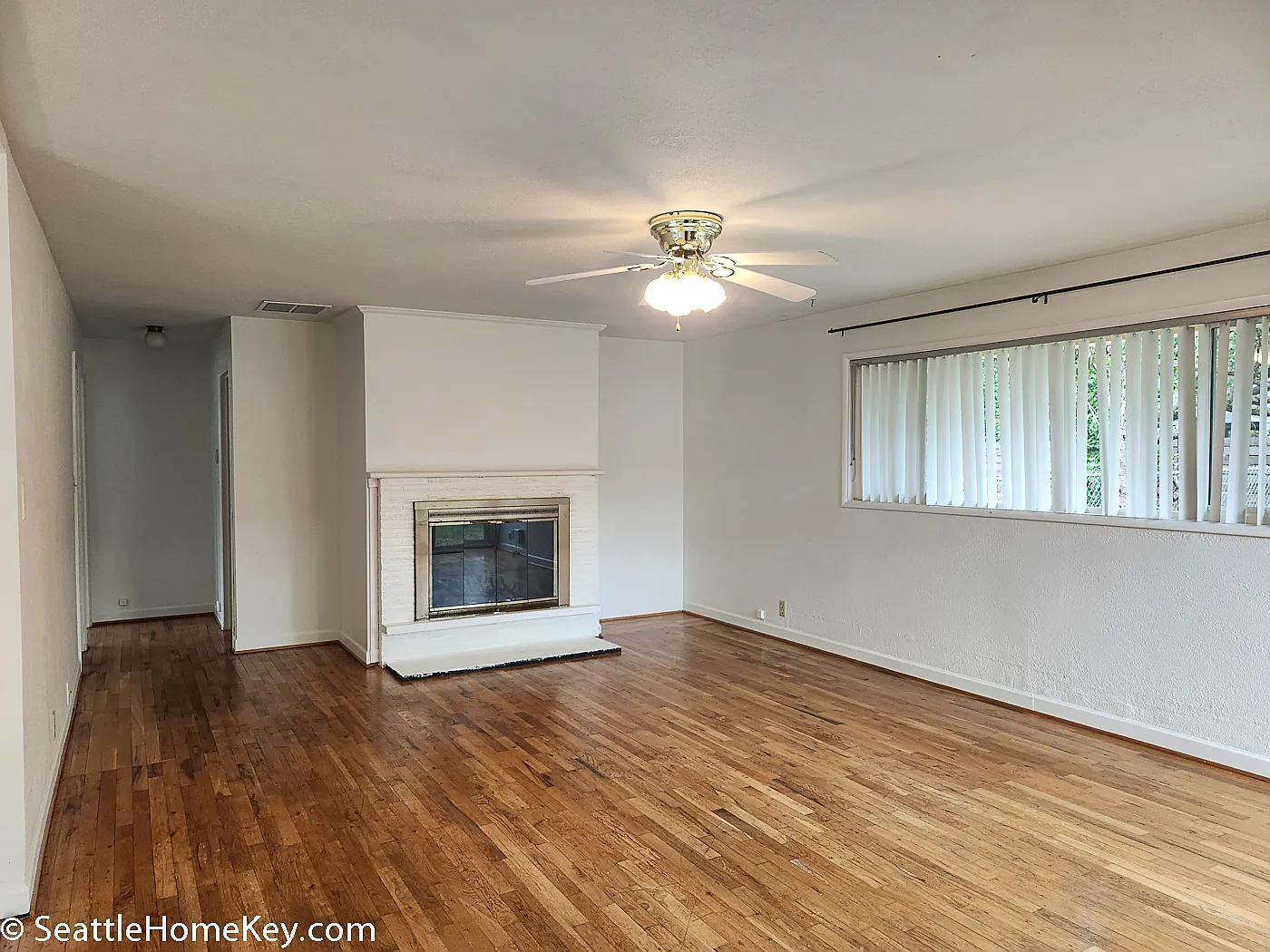 2 bed, 850 sqft, $2,585 — Photo 2