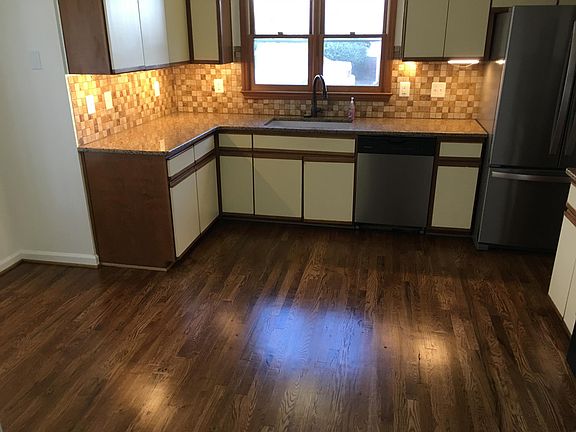 2nd image of 402 Peach Orchard Dr