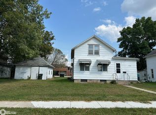 1104 Lake St, Emmetsburg, IA 50536