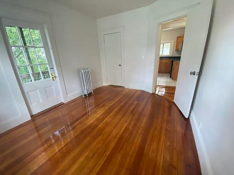 6 bed, 2.0 bath, $6,000 — Photo 3