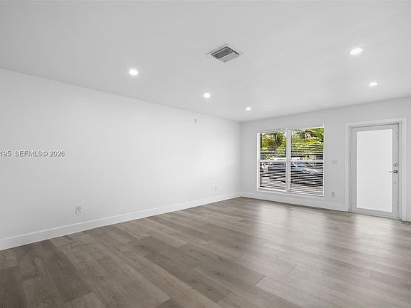 4th image of 5130 NE 17th Ter #0