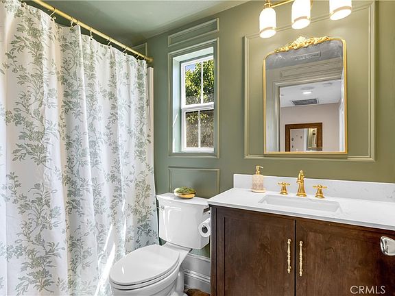 3rd image of 5 Surrey Farm Way