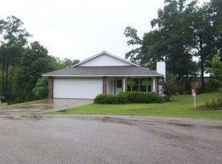 377 Delta Dr W, Hattiesburg, MS 39402