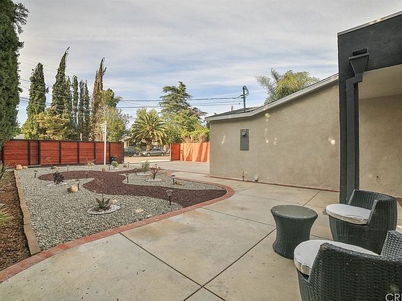 4th image of 16048 Bassett St