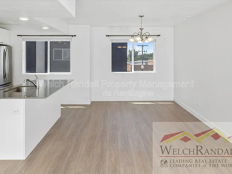 82 E Weekes Way — Photo 6