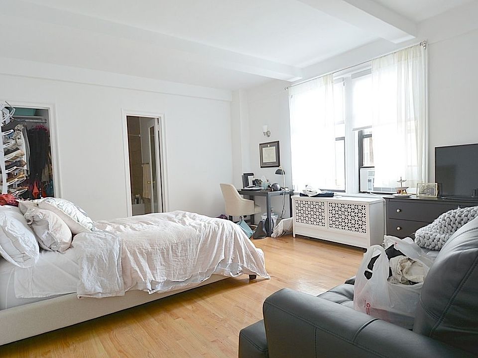 1st image of 200 W 70th St APT 9A