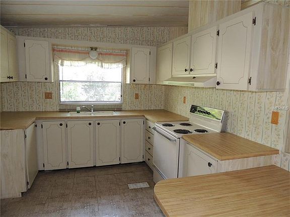 4th image of 18 Magnolia Ln