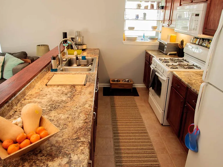 1005 Dewey Ave #COACH HOUS — Photo 3