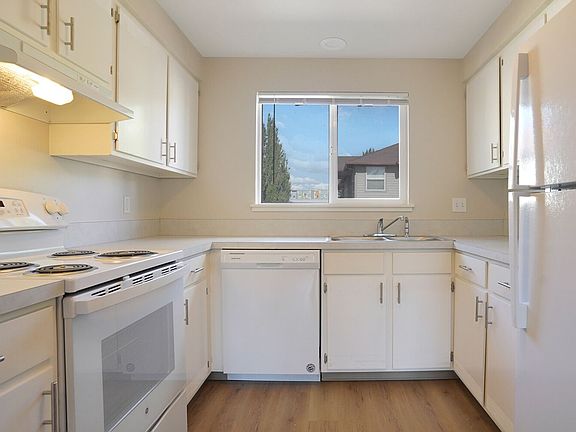 3rd image of 1445 SW A Ave #724