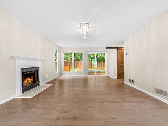 3rd image of 5075 N Bridges Dr