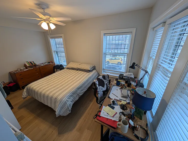 1301 W Roscoe St #1 — Photo 13