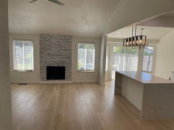 2nd image of 2210 Begonia Ct
